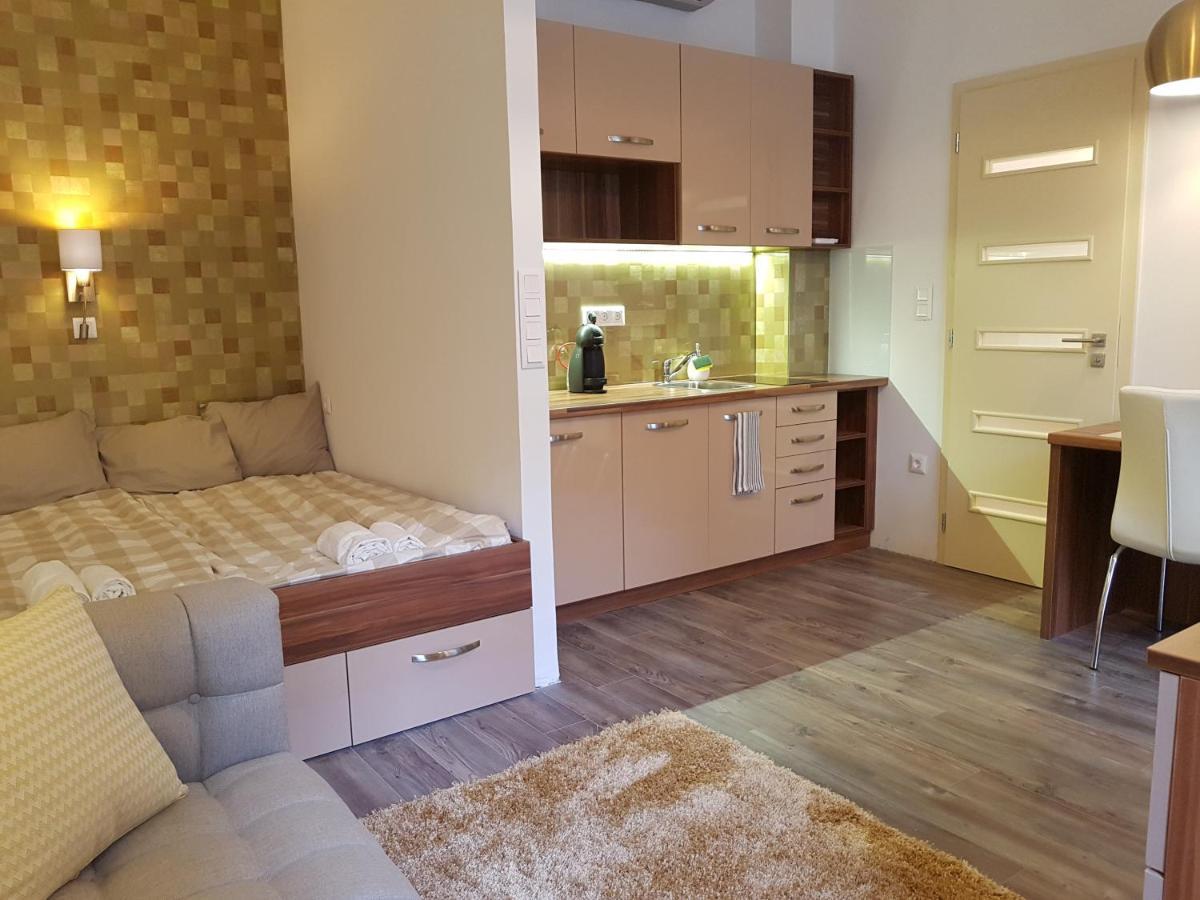 Embassy Studio Apartment Citypark Budapeste Exterior foto