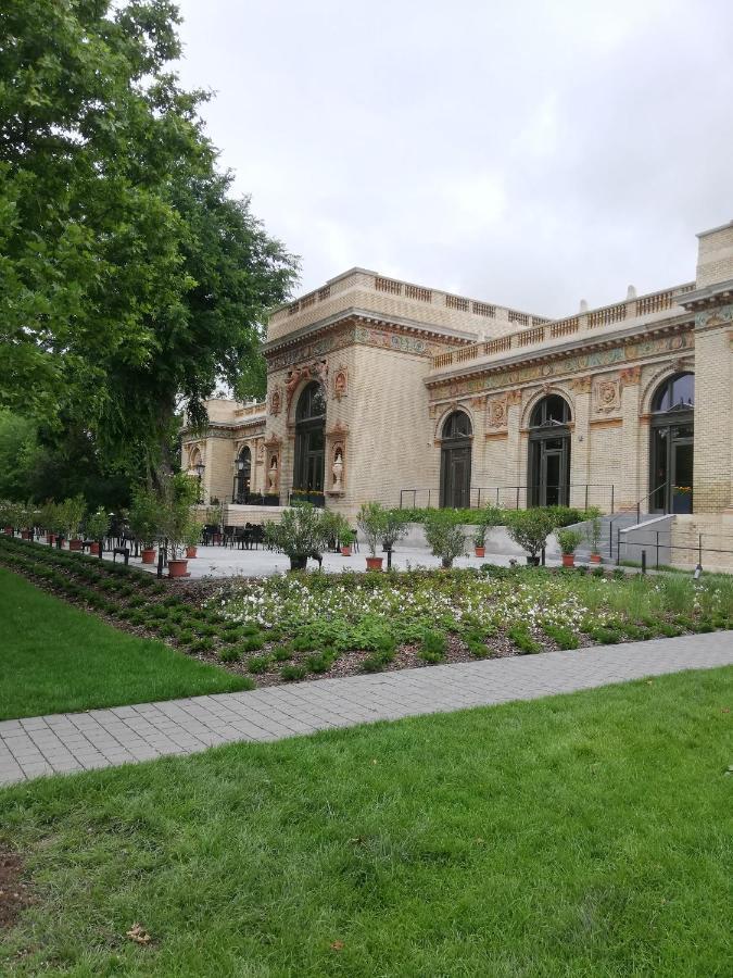Embassy Studio Apartment Citypark Budapeste Exterior foto