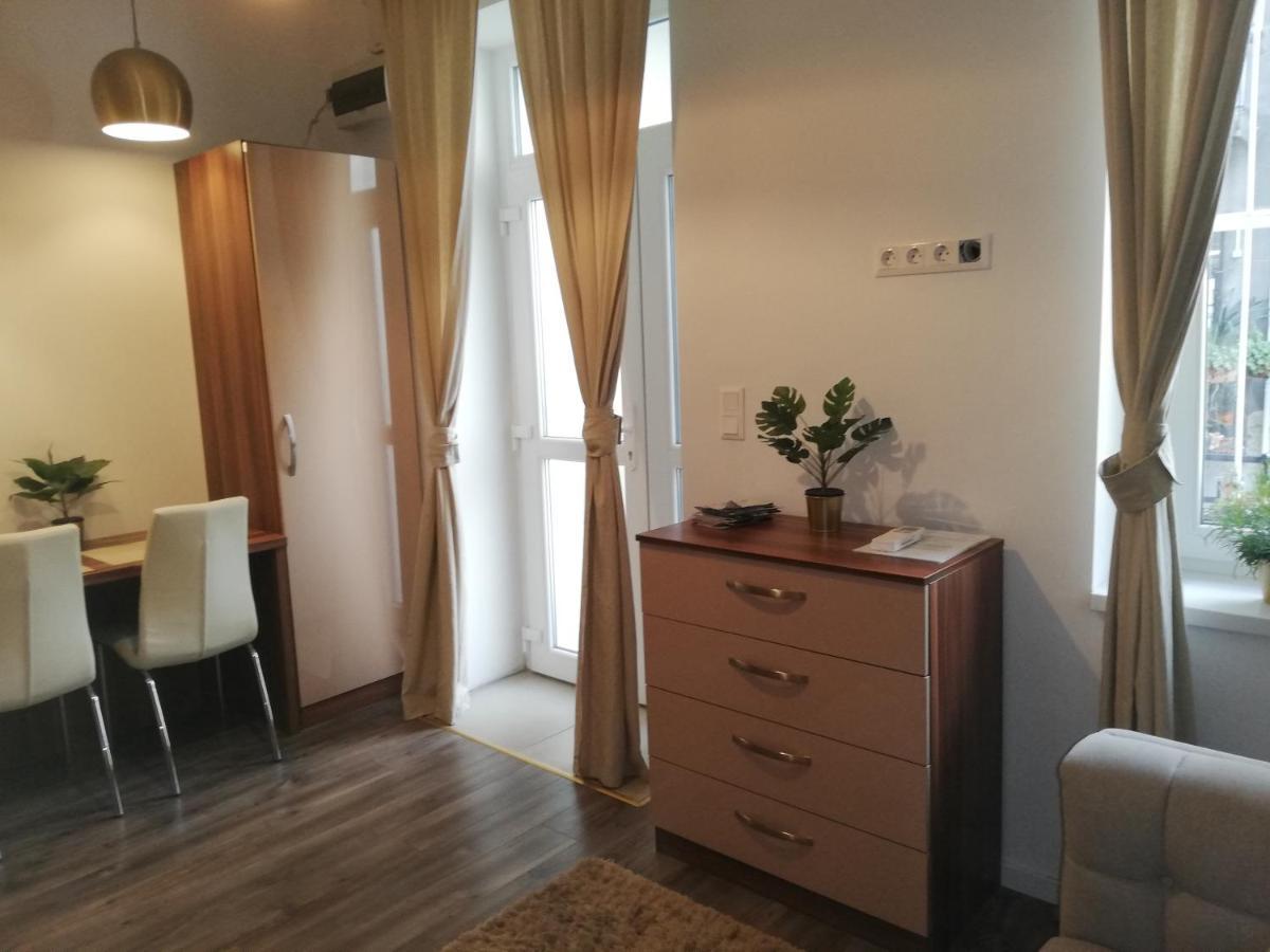 Embassy Studio Apartment Citypark Budapeste Exterior foto